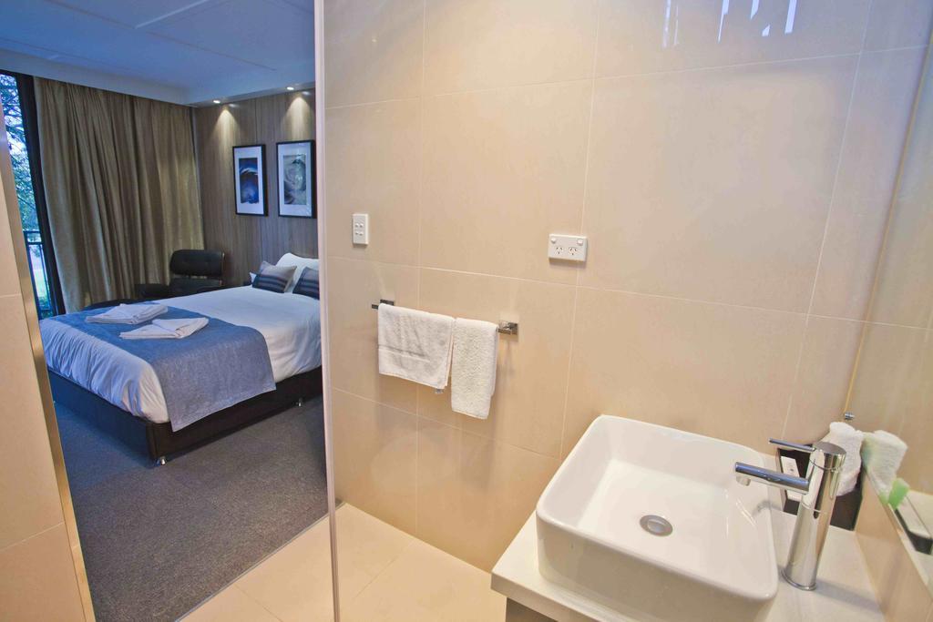 Kings Park - Accommodation Chinchilla Phòng bức ảnh